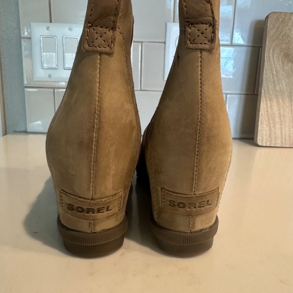 Sorel Women’s Joan of Arctic Wedge Chelsea Boot size 9 in ash brown/tan - Picture 4 of 8